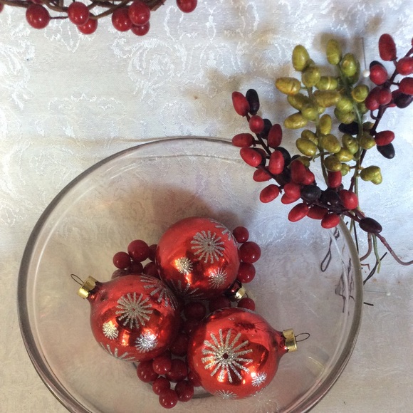 Vintage Red Christmas Ornaments- Set if 3 Pyramid - Picture 4 of 11